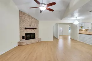 32 Sarita Rd, Angleton, TX 77515 - Photo 3