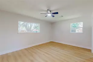903 Elmwood Dr, Baytown, TX 77520 - Photo 37