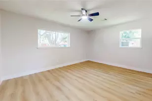 903 Elmwood Dr, Baytown, TX 77520 - Photo 17