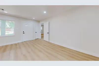 903 Elmwood Drive, Baytown, TX 77520 - Photo 21