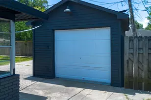 903 Elmwood Dr, Baytown, TX 77520 - Photo 29