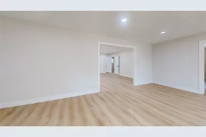 903 Elmwood Drive, Baytown, TX 77520 - Photo 25