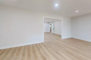 903 Elmwood Dr, Baytown, TX 77520 - Photo 25