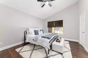 183 N Village Knoll Cir, The Woodlands, TX 77381 - Photo 11