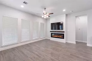 704 Fall Rock Branch Dr, Conroe, TX 77304 - Photo 9