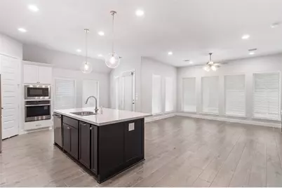 704 Fall Rock Branch Drive, Conroe, TX 77304 - Photo 5