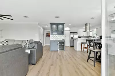 1127 Redfish Street, Bayou Vista, TX 77563 - Photo 7