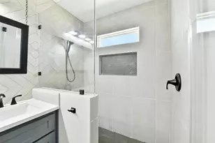 1127 Redfish St, Bayou Vista, TX 77563 - Photo 23