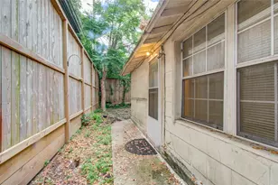 1715 Banks St, Houston, TX 77098 - Photo 11