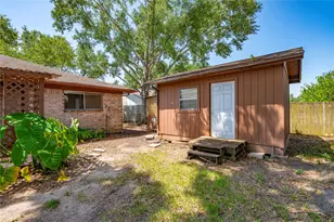 2906 Heatherwood Dr, Baytown, TX 77521 - Photo 23