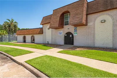 2906 Heatherwood Drive, Baytown, TX 77521 - Photo 23
