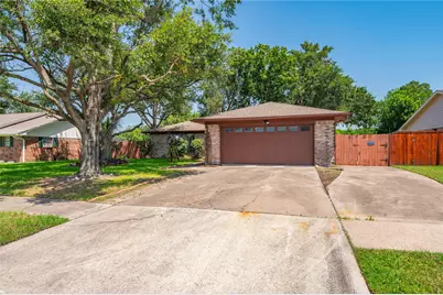 2906 Heatherwood Drive, Baytown, TX 77521 - Photo 3