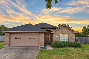 234 Mango St, Lake Jackson, TX 77566 - Photo 1