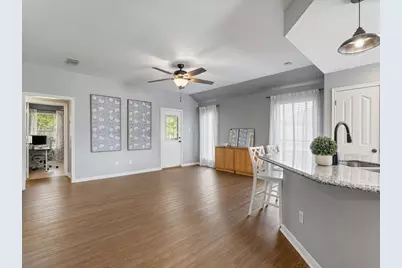 234 Mango Street, Lake Jackson, TX 77566 - Photo 11