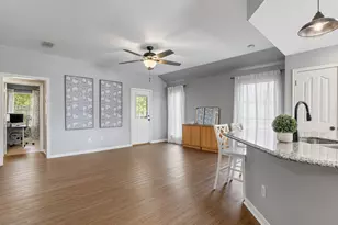 234 Mango St, Lake Jackson, TX 77566 - Photo 11