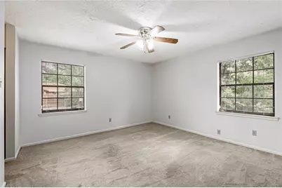121 Elmwood Street, Huntsville, TX 77320 - Photo 9
