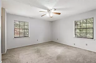 121 Elmwood St, Huntsville, TX 77320 - Photo 9