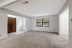 121 Elmwood St, Huntsville, TX 77320 - Photo 5
