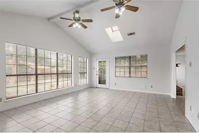 121 Elmwood Street, Huntsville, TX 77320 - Photo 7
