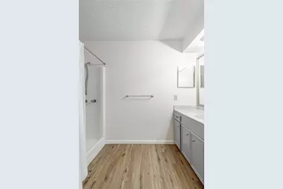 121 Elmwood Street, Huntsville, TX 77320 - Photo 17
