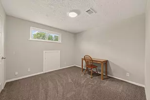 9538 Kerrwood Ln, Houston, TX 77080 - Photo 23
