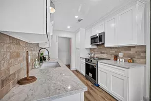 15702 La Cabana Dr, Houston, TX 77062 - Photo 11