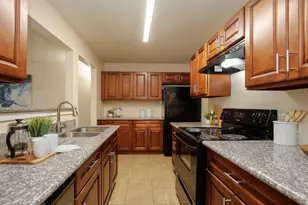 319 S 6th St, La Porte, TX 77571 - Photo 23