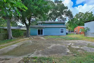 319 S 6th St, La Porte, TX 77571 - Photo 5