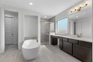 2811 Bolton Lndg Dr, Texas City, TX 77568 - Photo 11