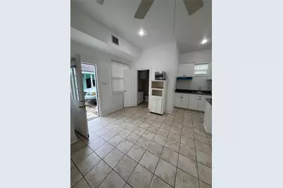 5201 Leeland Street #B, Houston, TX 77023 - Photo 3