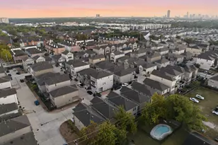 8663 Cedardale Park Dr, Houston, TX 77063 - Photo 23