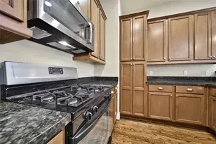 902 W 23rd St, Houston, TX 77008 - Photo 13