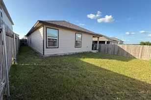 204 Lucky Texan Rd, Jarrell, TX 76537 - Photo 9