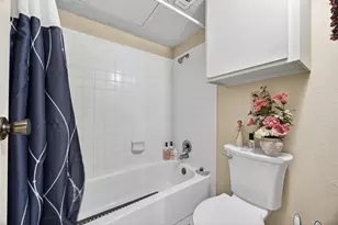 1515 Sandy Springs Rd, Houston, TX 77042 - Photo 13