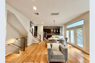 1910 Woodbury Street, Houston, TX 77030 - Photo 9