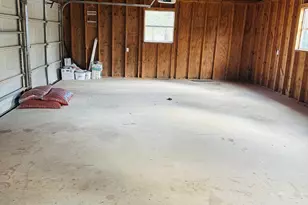 690 N Barbee St, Lovelady, TX 75851 - Photo 11