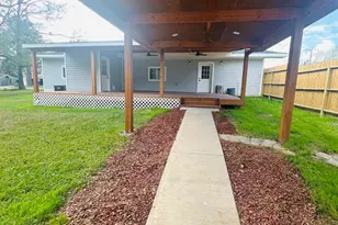 690 N Barbee St, Lovelady, TX 75851 - Photo 15