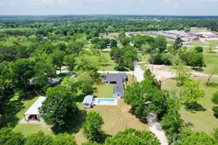690 N Barbee St, Lovelady, TX 75851 - Photo 7