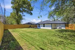 5962 Ridgeway Dr, Houston, TX 77033 - Photo 19
