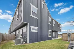 303 Charlock St, Houston, TX 77022 - Photo 15