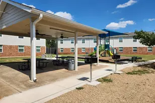 724 E Ave N, Belton, TX 76513 - Photo 3