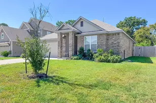 13409 W Summerchase Cir, Willis, TX 77318 - Photo 19