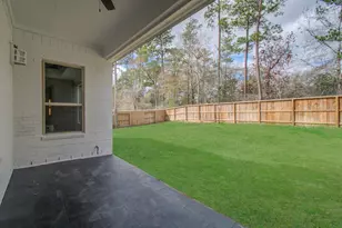 206 Cedar Creek Ct, Pinehurst, TX 77362 - Photo 9