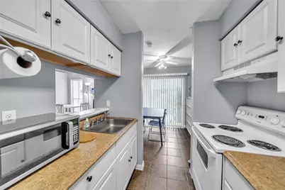 9350 Country Creek Drive #18, Houston, TX 77036 - Photo 13