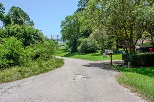 149 Hickory Hollow, Onalaska, TX 77360 - Photo 27