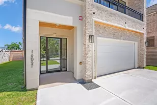 1602 Janak Garden Ln, Houston, TX 77055 - Photo 3