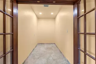 2407 Royal Palm Ct, League City, TX 77573 - Photo 15