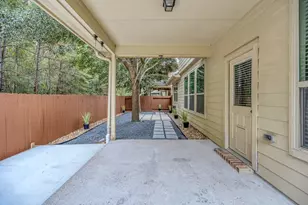 9575 E Woodmark, Conroe, TX 77304 - Photo 35