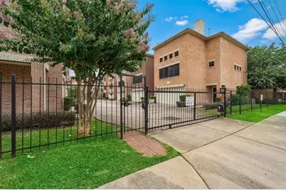 8676 Meadowcroft Drive, Houston, TX 77063 - Photo 45