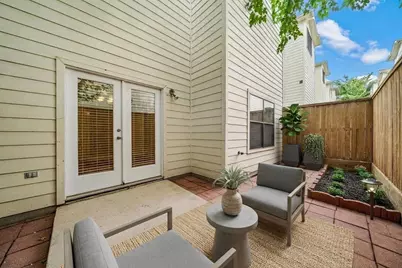 8676 Meadowcroft Drive, Houston, TX 77063 - Photo 11